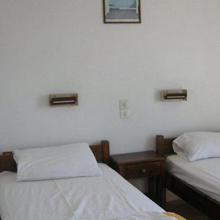 Efrosyni Apartments Agia Marina  Екстер'єр фото